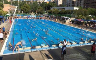 El Ayuntamiento organiza cursos de natación gratis durante el mes de julio para niños y niñas de entre 3 y 14 años