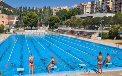Las tres piscinas municipales han recibido a 30.800 usuarios desde que abrieron sus puertas el pasado 26 de junio con una rebaja del coste de la entrada para personas con diversidad funcional, desempleados o familias numerosas