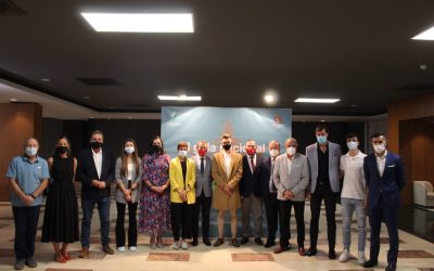 El Ayuntamiento brinda un reconocimiento a los mejores mediofondistas de la temporada y a leyendas del deporte en la primera Gala Nacional del Atletismo “Jaén, Jaén Auténtica”