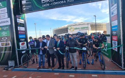 El concejal de Deportes, Carlos Alberca, destaca el potencial de la ciudad de Jaén para asumir pruebas deportivas de primer nivel como la Andalucía Bike Race que afronta hoy su primera etapa con salida y llegada a la capital