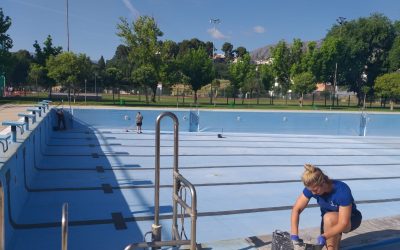 El Ayuntamiento abre esta semana la piscina de verano de La Salobreja para los entrenamientos de las competiciones autonómicas y nacionales de los clubes de natación de la ciudad