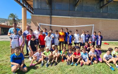 La oferta de las Escuelas Deportivas Municipales y la colaboración del Ayuntamiento con los clubes facilitan la práctica deportiva y promueven los valores saludables entre un millar de niños y niñas durante el mes de julio