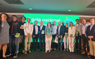 Gonzalo García, María Forero, Mohamed Katir, Carla Gallardo, el Club Unicaja, Miguel Mostaza, Gabriel Lorente, Caja Rural, Kevin López y Gaspar Molina, premiados en la Gala Nacional de Atletismo “Jaén, Jaén Auténtica” que organiza el Ayuntamiento