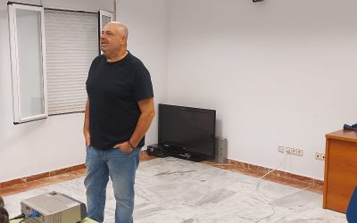 Interesante charla del aventurero Clemente Aceituno sobre la escalada en Jaén en los años 80 y 90 en las instalaciones de la Universidad Popular Municipal de Jaén