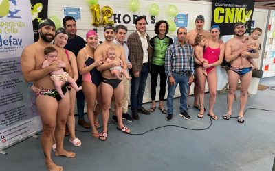 El alcalde de Jaén participa en la segunda edición de las 12 horas de natación solidarias del CN Máster Jaén