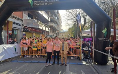 Mil personas colaboran con la Asociación Jiennense de Cáncer de Mama con su participación en la III Carrera Popular del IES San Juan Bosco