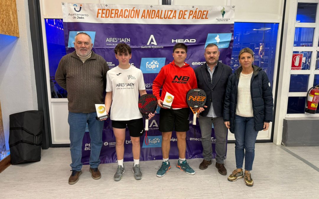 Pablo Babiano y Alberto Conde, y Laura Martínez y Susana Martín, campeones provinciales de pádel de la categoría absoluta