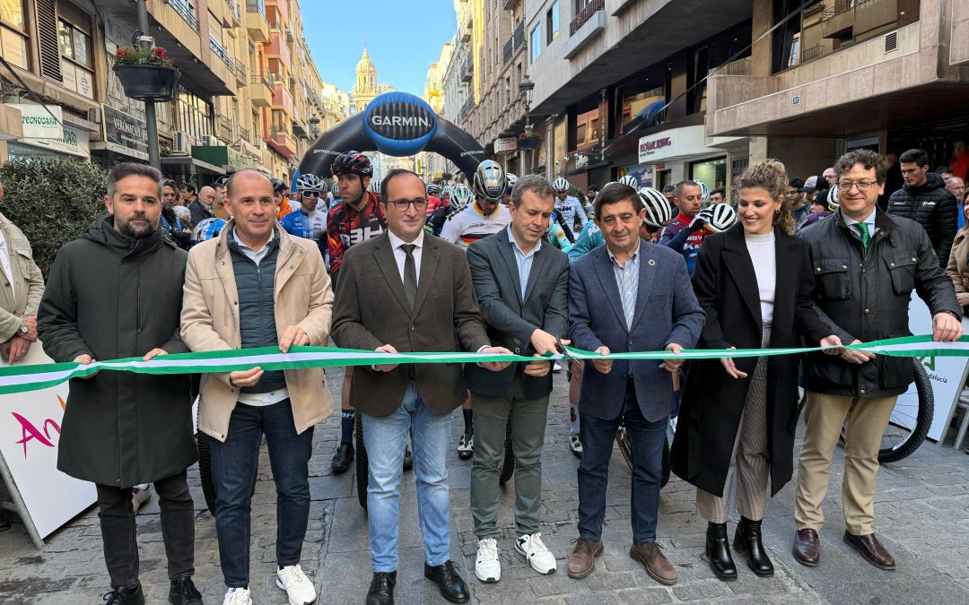 Jaén alberga la tercera etapa de la Andalucía Bike Race by Garmin, una prueba idónea para promocionar el deporte al tiempo que el rico patrimonio natural de la capital