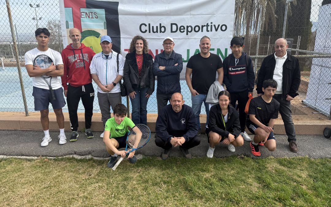 Gran éxito del torneo Tenis Team, que ha contado con la participación de 53 jugadores y jugadoras y con la colaboración del Patronato Municipal de Deportes