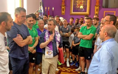El Ayuntamiento recibe a la plantilla, al cuerpo técnico y al Consejo de Administración del Real Jaén CF por su ascenso a Segunda RFEF