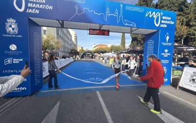El Ayuntamiento destaca el éxito organizativo y de participación de una media maratón “histórica” que se han adjudicado Andy Morales y Eliam Ajuria en sus respectivas categorías