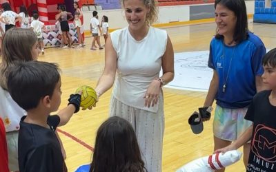 El Ayuntamiento de Jaén da inicio a las escuelas deportivas municipales en que ofertan plazas para más de mil niños de la ciudad a lo largo del verano con fiesta de la espuma en La Salobreja