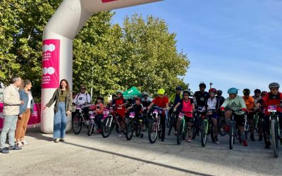 La sexta edición del Día de la Bicicleta de Cadena 100 reúne a cientos de participantes en una jornada familiar, de convivencia y de disfrute de las dos ruedas